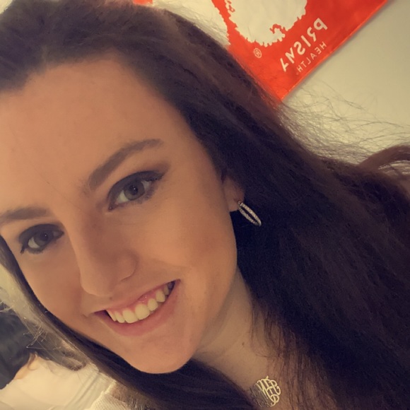 Meet your Posher, Aly - Picture 3 of 3